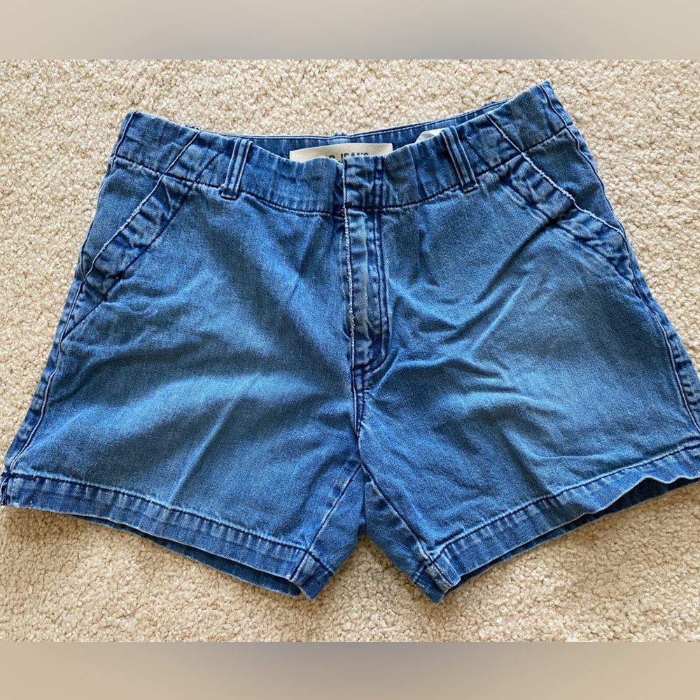 Gap jean shorts. Size 8